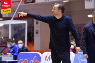 Coach Luca Banchi presenta GeVi Napoli - Carpegna Prosciutto Basket Pesaro